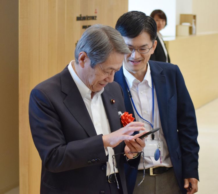 日本手机支付推行统一二维码 总务省将在4县展开实践 日本手机支付推行统一二维码 总务省将在4县展开实践