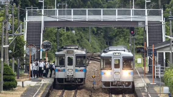 日本四国铁路公司赤字严重，公司经营状况该如何改善？