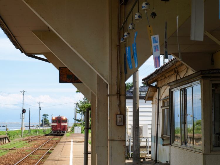 《能看见海的车站》富山篇：越中国分站、越之泻站、雨晴站