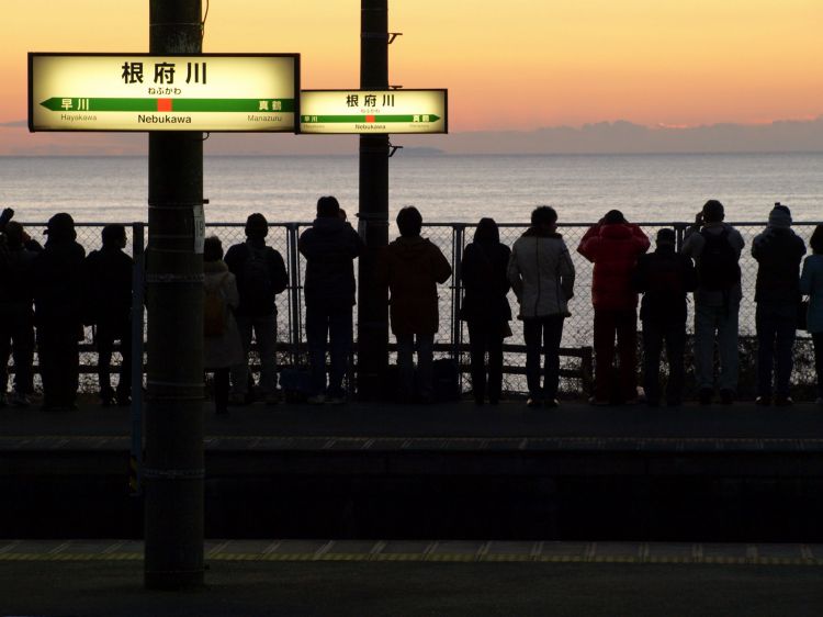 《能看见海的车站》神奈川篇：镰仓高校前站、目白山下站、根府川站、....