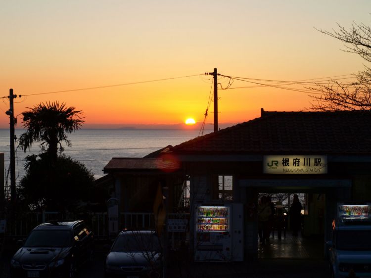 《能看见海的车站》神奈川篇：镰仓高校前站、目白山下站、根府川站、....