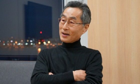 日本作家片山恭一发表新作：在世界中心呼唤“AI”还是呼唤“爱”？