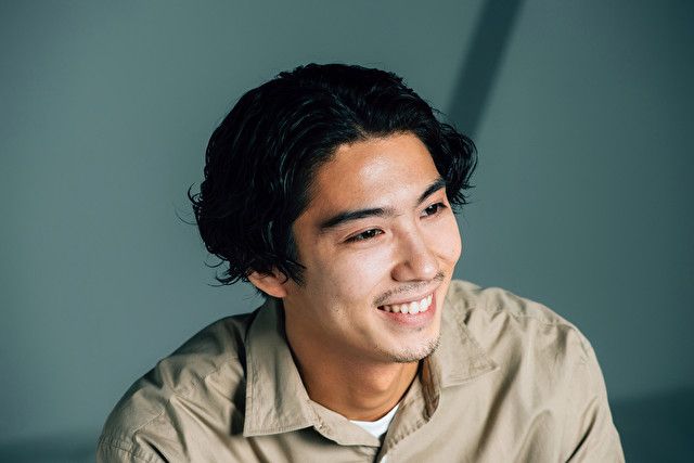 贺来贤人专访:摘掉头衔,告别焦躁不安的20多岁 贺来贤人专访:摘掉头衔,告别焦躁不安的20多岁