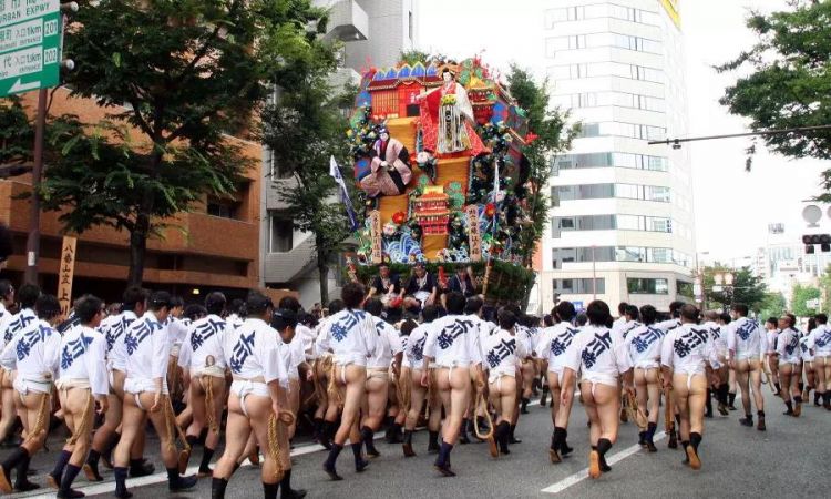 九州博多祇园山笠祭进行时