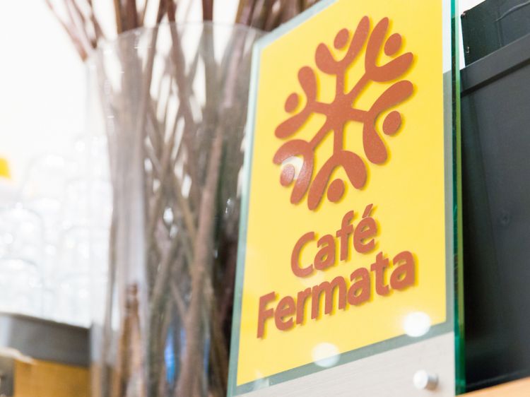 日本街边咖啡书屋：开放包容的Café Fermata咖啡店
