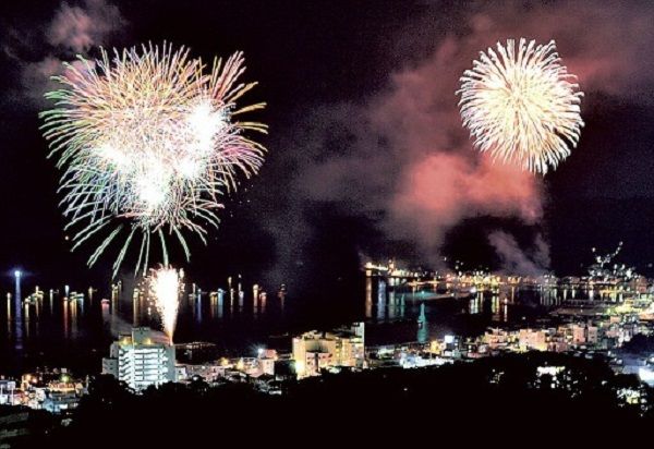 为什么日本的花火大会要在夏天举行? 为什么日本的花火大会要在夏天举行?