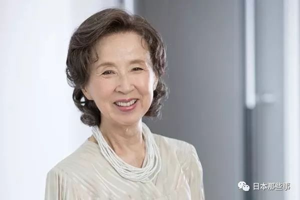 日本最强的女子天团,又出了一位掰弯网友的大佬! 日本最强的女子天团,又出了一位掰弯网友的大佬!