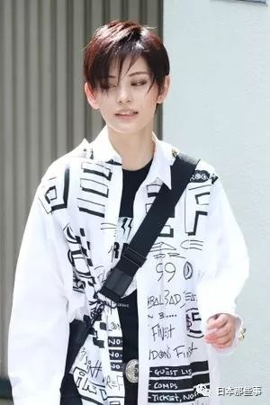 日本最强的女子天团,又出了一位掰弯网友的大佬! 日本最强的女子天团,又出了一位掰弯网友的大佬!