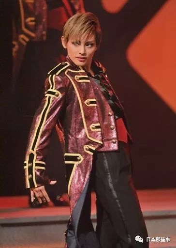 日本最强的女子天团,又出了一位掰弯网友的大佬! 日本最强的女子天团,又出了一位掰弯网友的大佬!