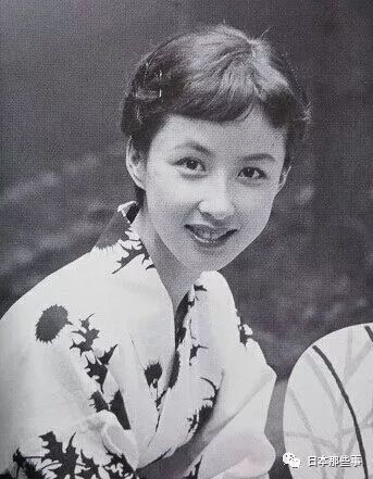 日本最强的女子天团,又出了一位掰弯网友的大佬! 日本最强的女子天团,又出了一位掰弯网友的大佬!