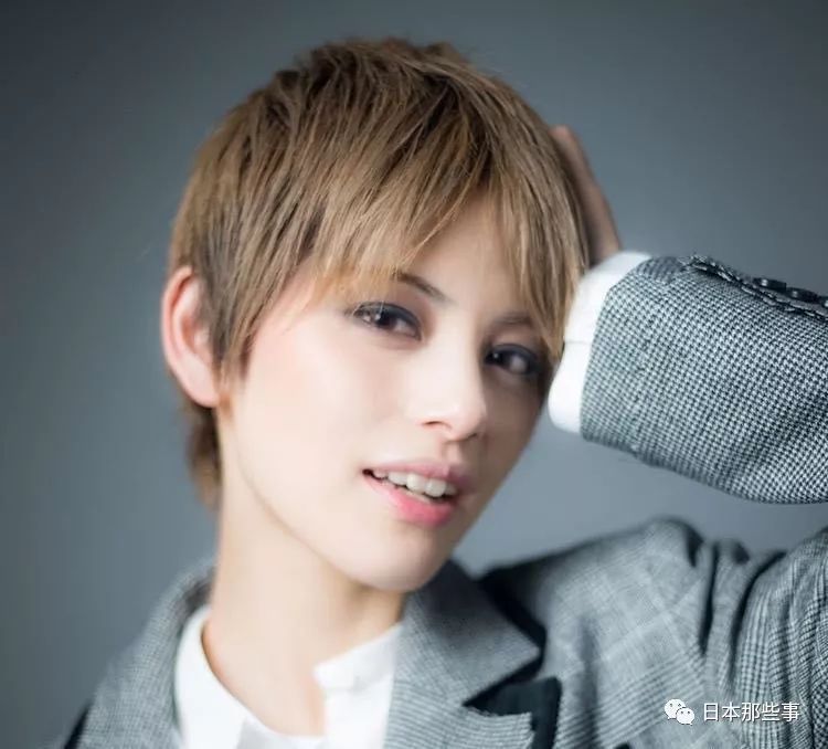 日本最强的女子天团,又出了一位掰弯网友的大佬! 日本最强的女子天团,又出了一位掰弯网友的大佬!