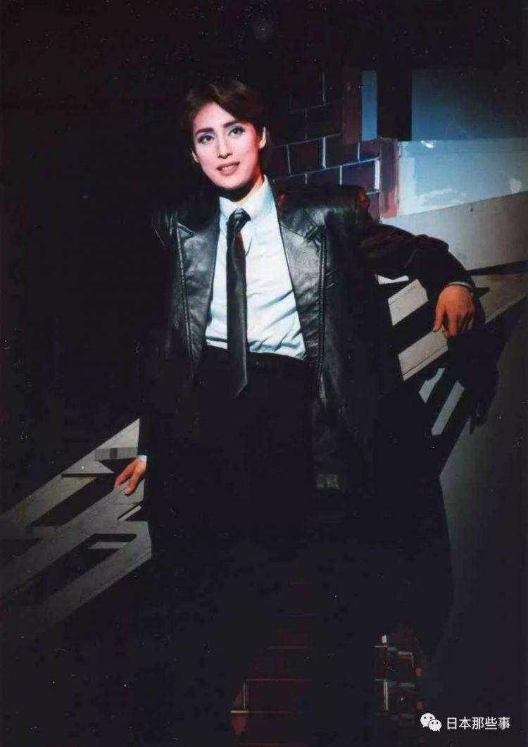 日本最强的女子天团,又出了一位掰弯网友的大佬! 日本最强的女子天团,又出了一位掰弯网友的大佬!