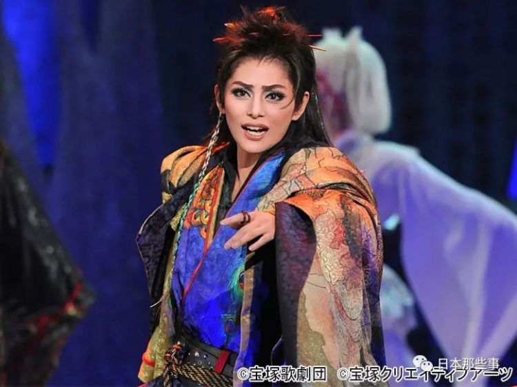 日本最强的女子天团,又出了一位掰弯网友的大佬! 日本最强的女子天团,又出了一位掰弯网友的大佬!