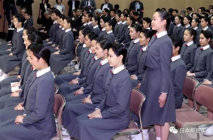日本最强的女子天团,又出了一位掰弯网友的大佬! 日本最强的女子天团,又出了一位掰弯网友的大佬!