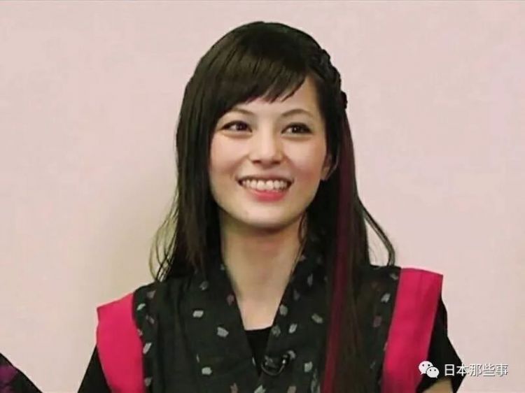 日本最强的女子天团,又出了一位掰弯网友的大佬! 日本最强的女子天团,又出了一位掰弯网友的大佬!