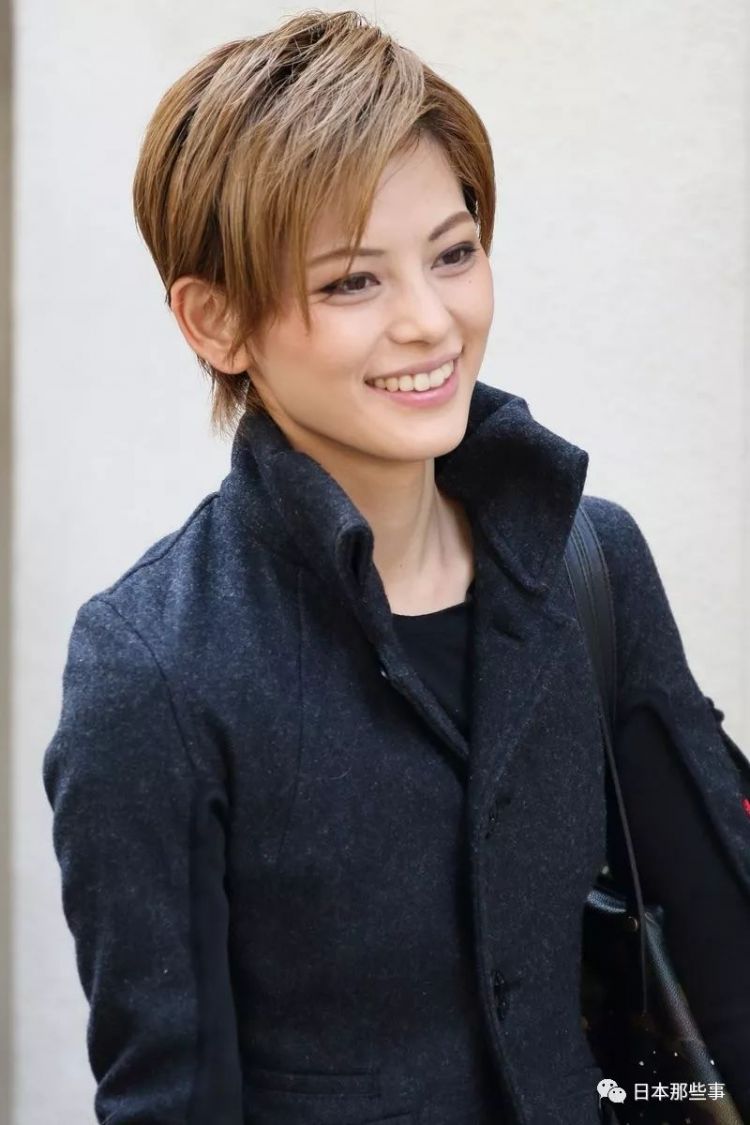 日本最强的女子天团,又出了一位掰弯网友的大佬! 日本最强的女子天团,又出了一位掰弯网友的大佬!