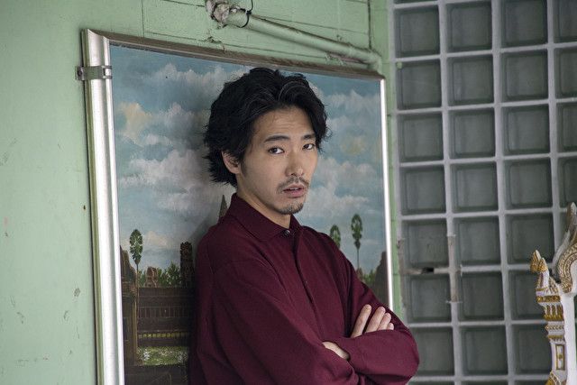 星二代柄本佑：实力派演员的导演梦