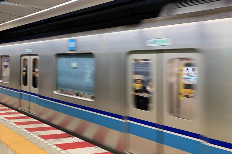 东京地铁拥堵难缓解  11条线路乘车人数爆满