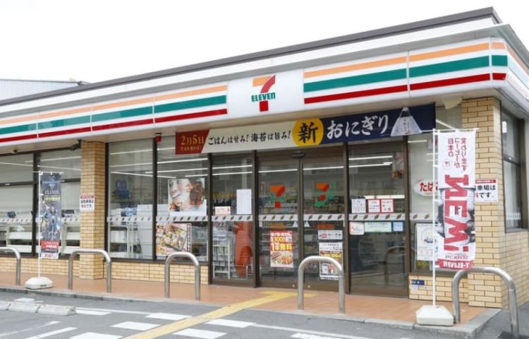 刚！7-11便利店总部书面回应加盟店店主，星期日停业则解除合同