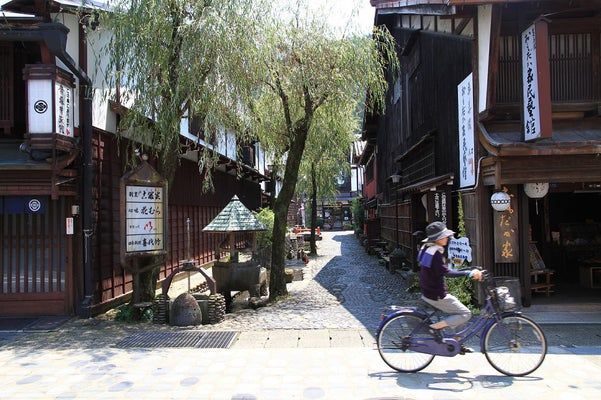 日本岐阜县独具和风古韵的小镇——郡上八幡