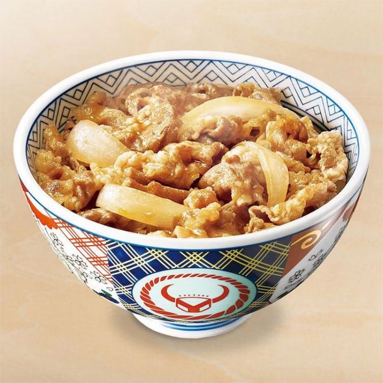 牛肉饭起家的吉野家竟然”不要牛肉“！日本快餐连锁店的菜单新变化