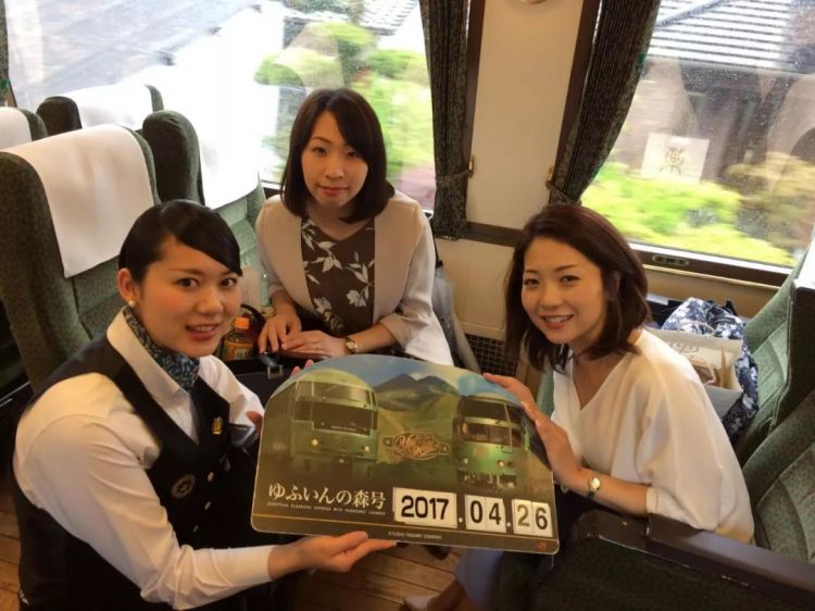 日本的列车都是童话中的移动城堡吧...