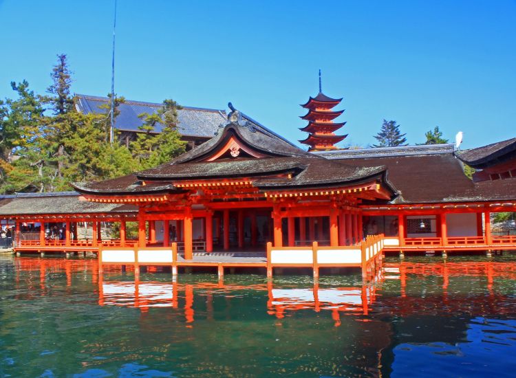 原来这里才是日本人心里最值得去的神社啊... 原来这里才是日本人心里最值得去的神社啊...