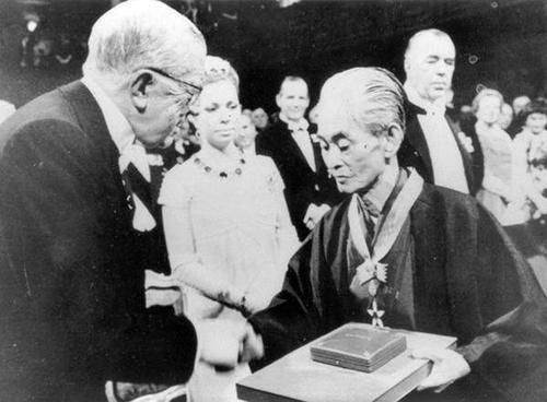 川端康成诞辰120周年，一起感受“偶像电影鼻祖”憧憬的女性之美！