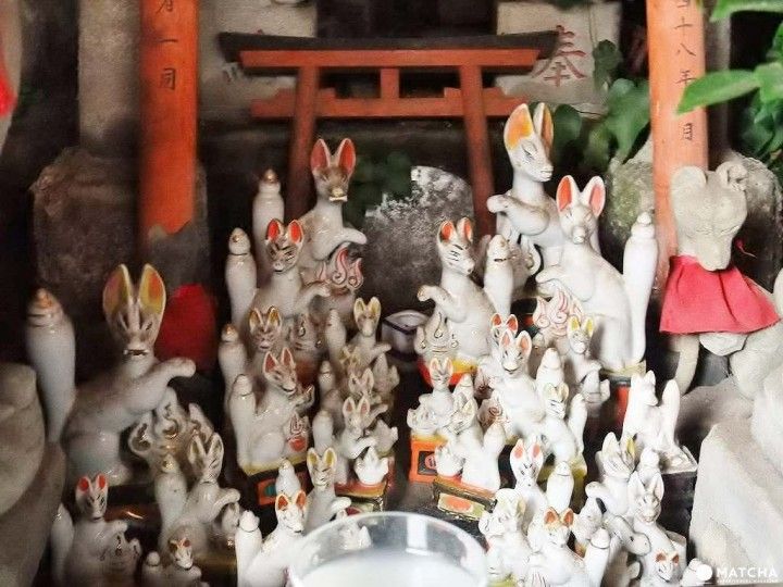 探访日本寺庙和神社中的动物，狐狸、牛、猴子等都是神圣的象征