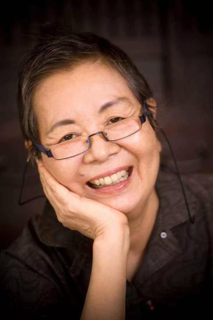 她离婚两次，擅长骂人，爱好无聊……却有1万个大人抢着读她写给孩子的书