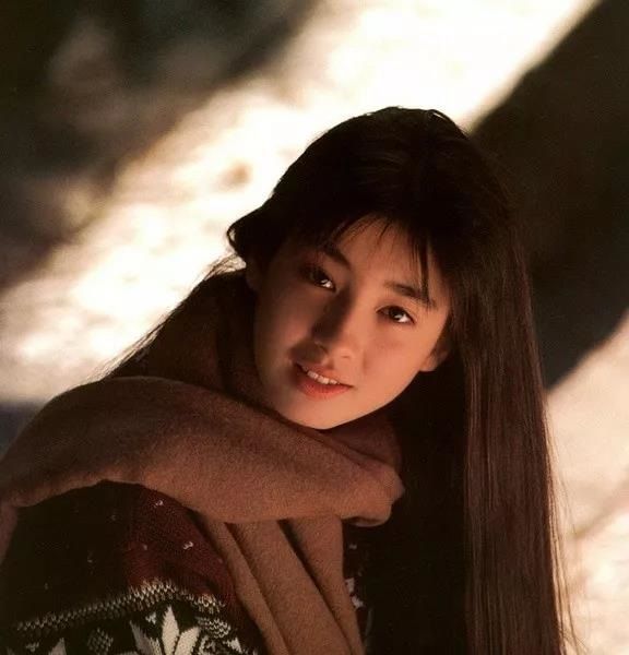 她就是美得不可方物的日式美人啊！