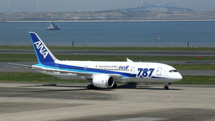 全日空飞机羽田机场起飞后返航迫降,机上人员无伤亡 全日空飞机羽田机场起飞后返航迫降,机上人员无伤亡