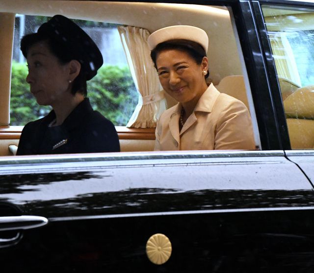 日本天皇“即位典礼”实时报道，开场“即位礼当日贤所大前之仪”