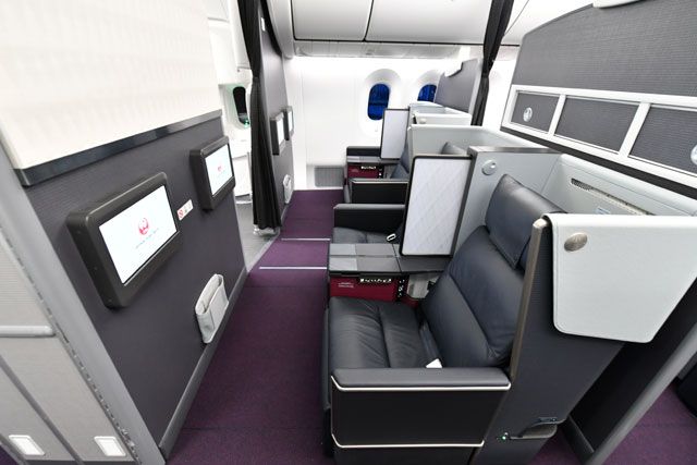 日本航空（JAL）国内航线首次启用波音787-8机型，头等舱配备豪华