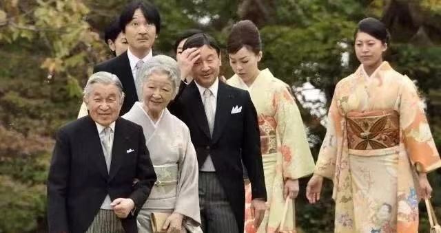 原来日本皇室也是塑料兄弟情啊……