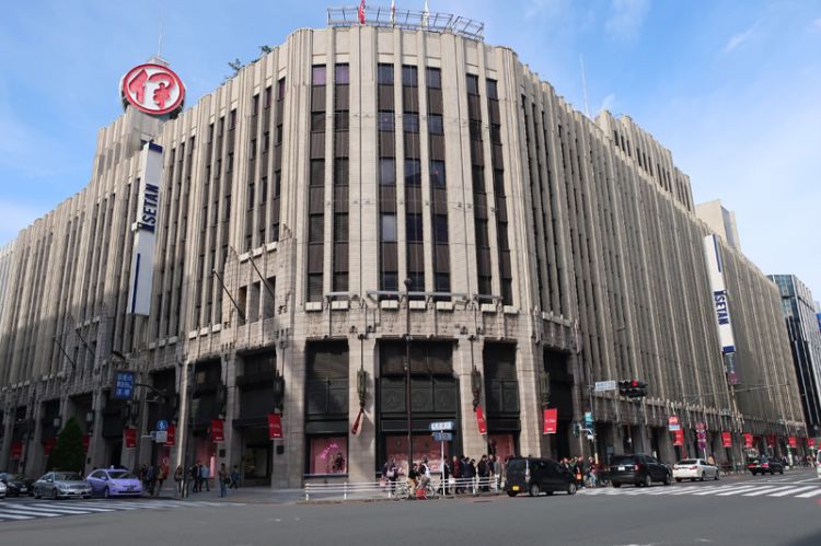 增税前的9月份,日本全国百货商店销售额暴增 增税前的9月份,日本全国百货商店销售额暴增