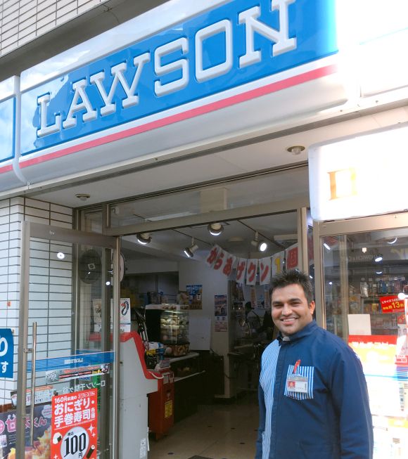 “低工资国家”日本的未来:没有外国劳动者,日本便利店将无法正常运营 “低工资国家”日本的未来:没有外国劳动者,日本便利店将无法正常运营