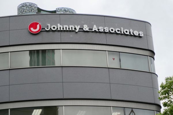 杰尼斯事务所不可说的特殊经营模式和巨额创收装置