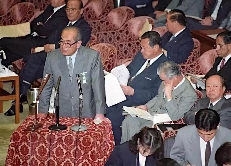 日本房地产泡沫往事:卖掉皇宫下的那块地,可以买下整个加拿大 日本房地产泡沫往事:卖掉皇宫下的那块地,可以买下整个加拿大