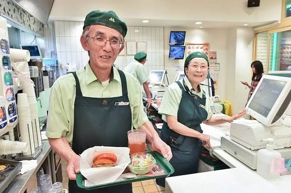 人手不足,日本3成公司雇佣66岁以上人口 人手不足,日本3成公司雇佣66岁以上人口