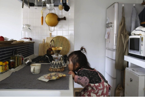 住在厨房里的日本小姑娘：3个家庭，1种生活，ins万人点赞