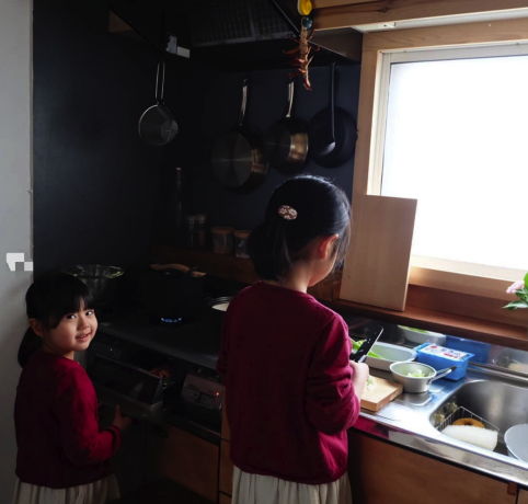 住在厨房里的日本小姑娘：3个家庭，1种生活，ins万人点赞