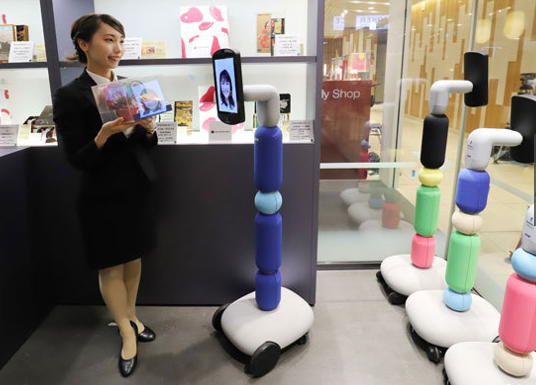 日本全日空和三越伊势丹携手开设“分身”机器人购物快闪店