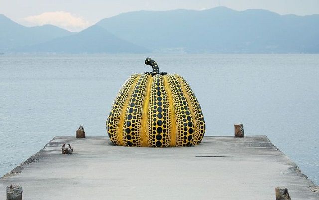 一个南瓜价值0.52亿元!为何草间弥生的南瓜作品如此价值不菲? 一个南瓜价值0.52亿元!为何草间弥生的南瓜作品如此价值不菲?