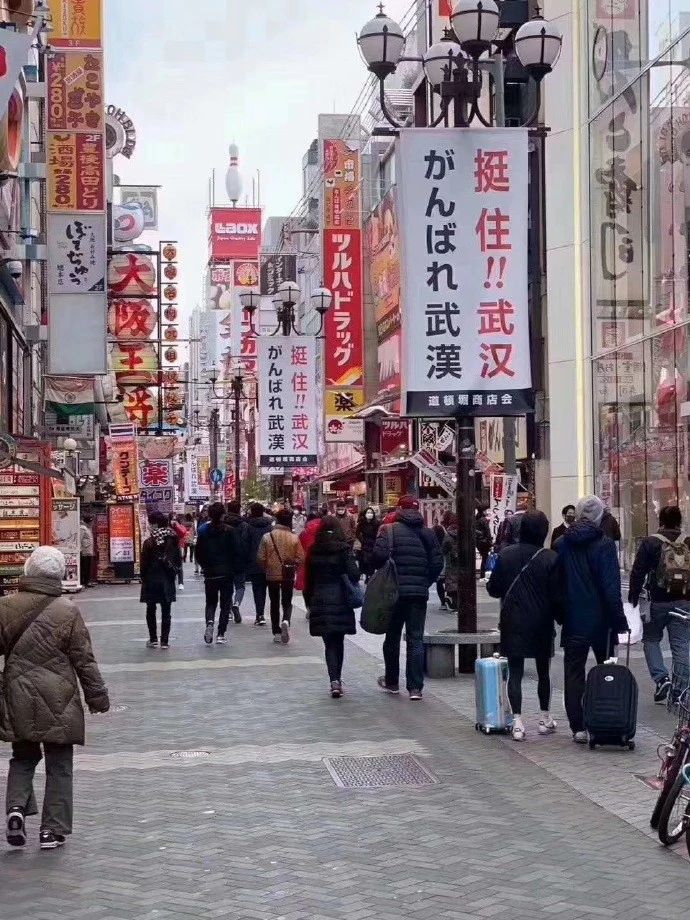 写两句诗会这么火，日本人也没想到