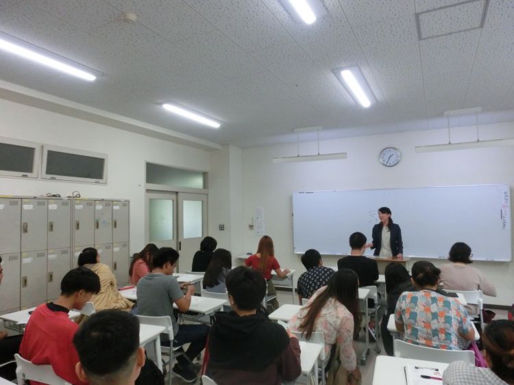 长崎留学生支援中心开展面向留学生的兼职就业指导