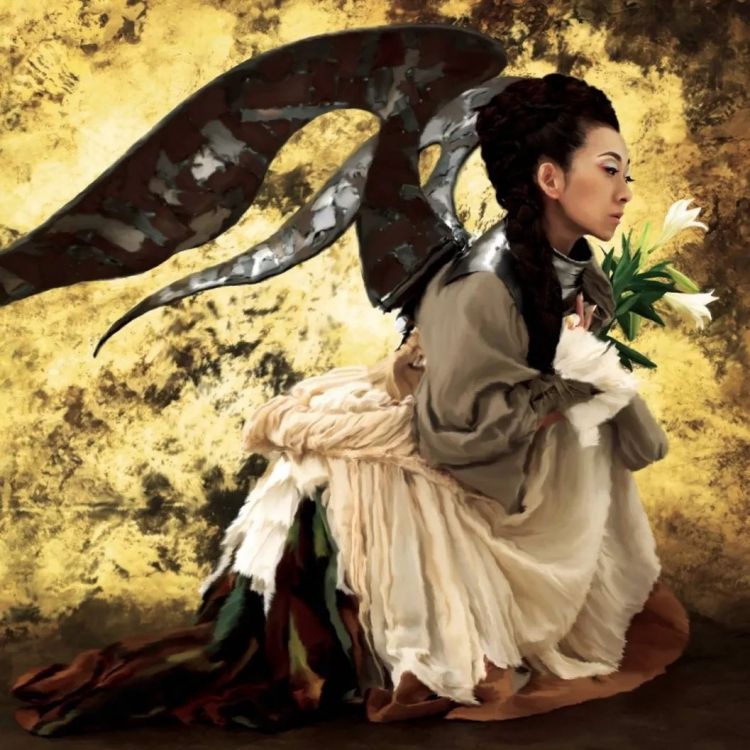 她是日本骚灵女王，点燃一万支蜡烛为中国祈福！