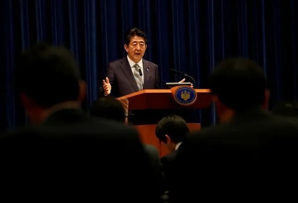 防范疫情，日本政府绕不开的五堵墙