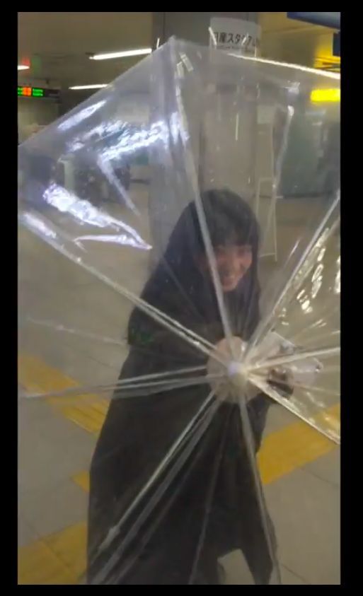 高级厌世脸的她，又又又亲自下场收割男神了？