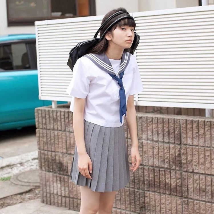 高级厌世脸的她，又又又亲自下场收割男神了？